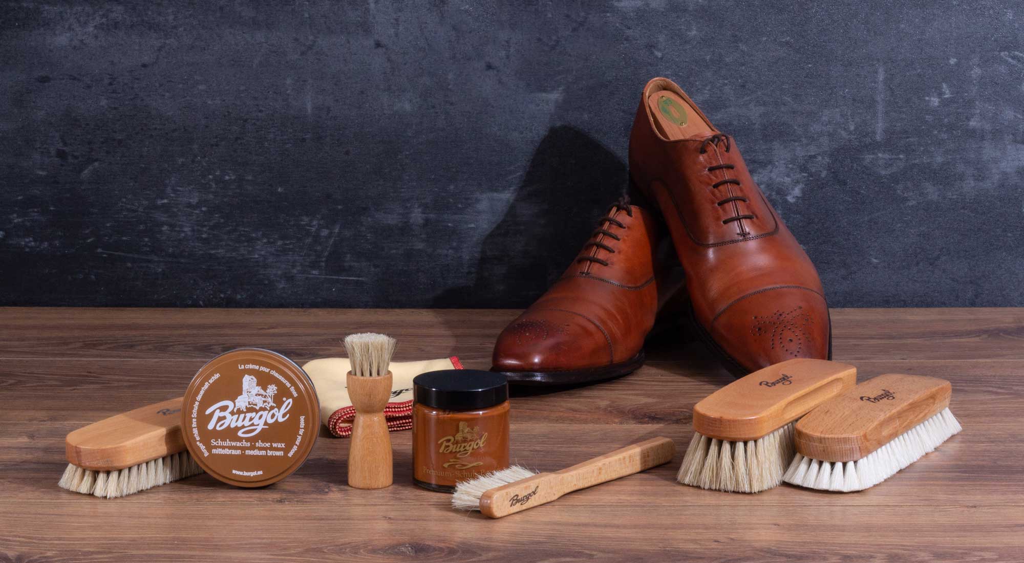 Shoecare for smooth leather shoes